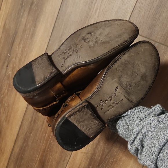 Frye boots 7 - Picture 4 of 10